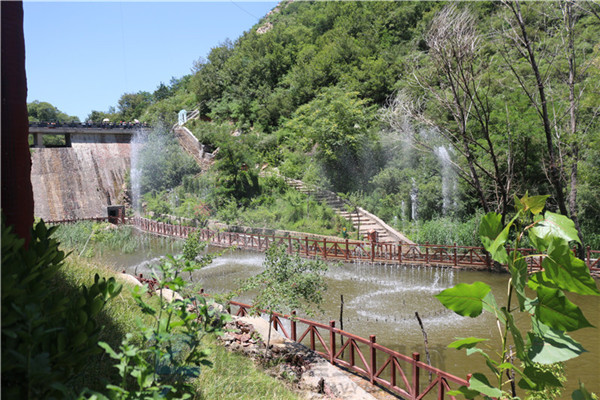 “荷風(fēng)送香氣，竹露滴清響”洛陽隆中重工2019年度員工旅游活動--登封大熊山仙人谷一日游